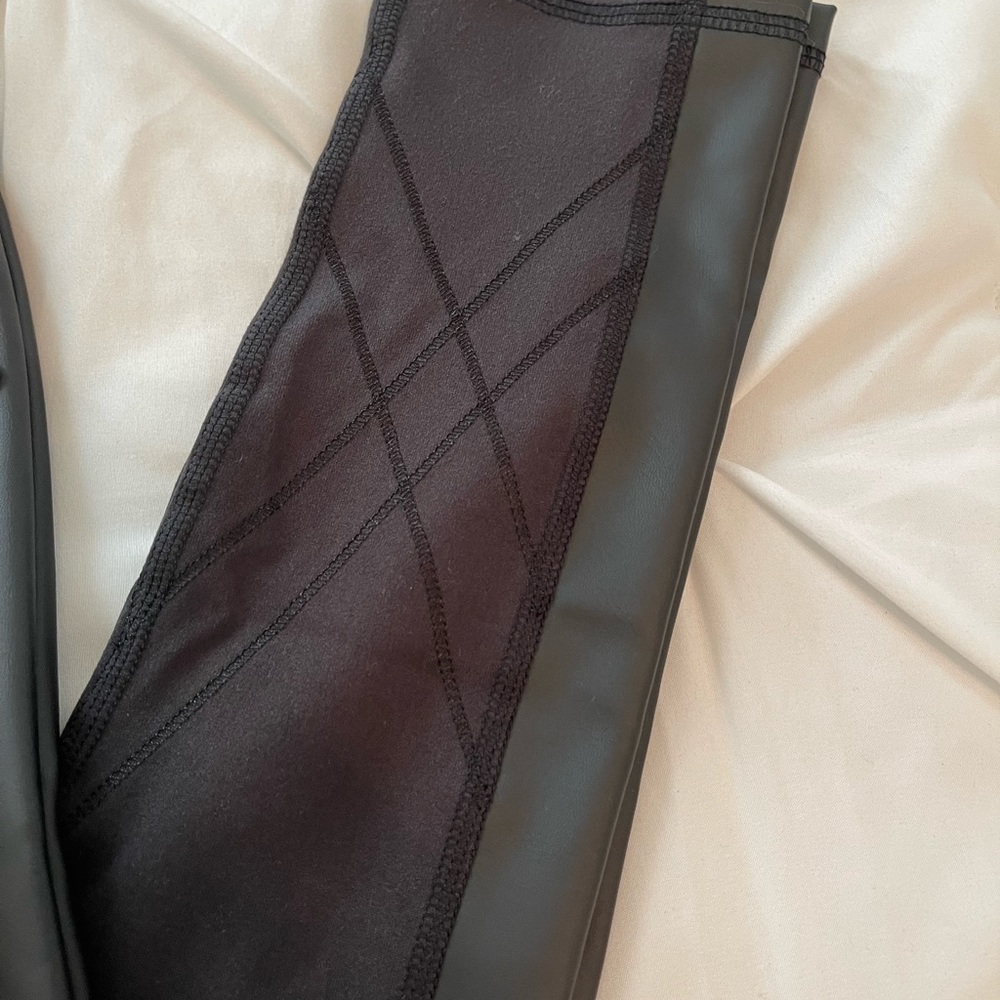 CHIC SPLENDID BLACK FAUX LEATHER LEGGING XS NWT! - Picture 8 of 12